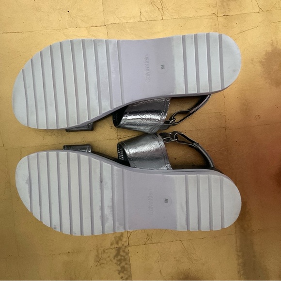 Cute CALVIN KLEIN platform strapped sandals silver - Picture 7 of 8